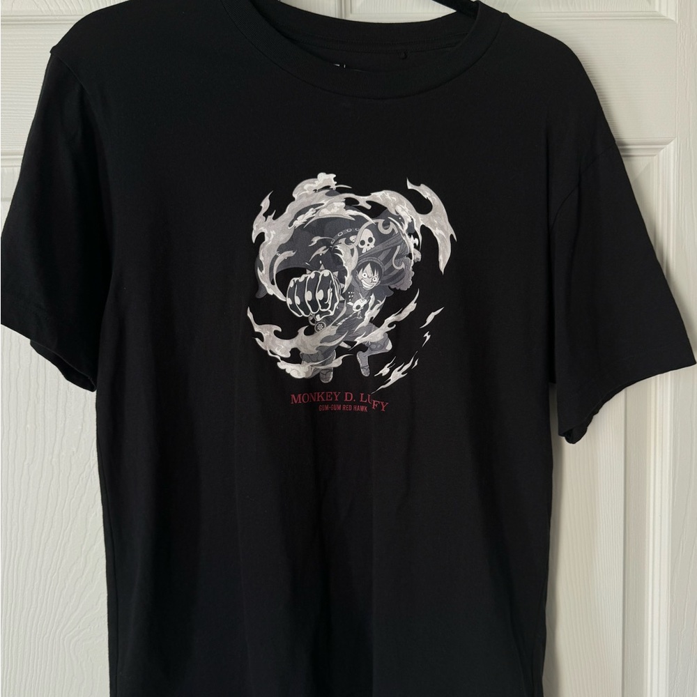 One piece Uniqlo collab shirt